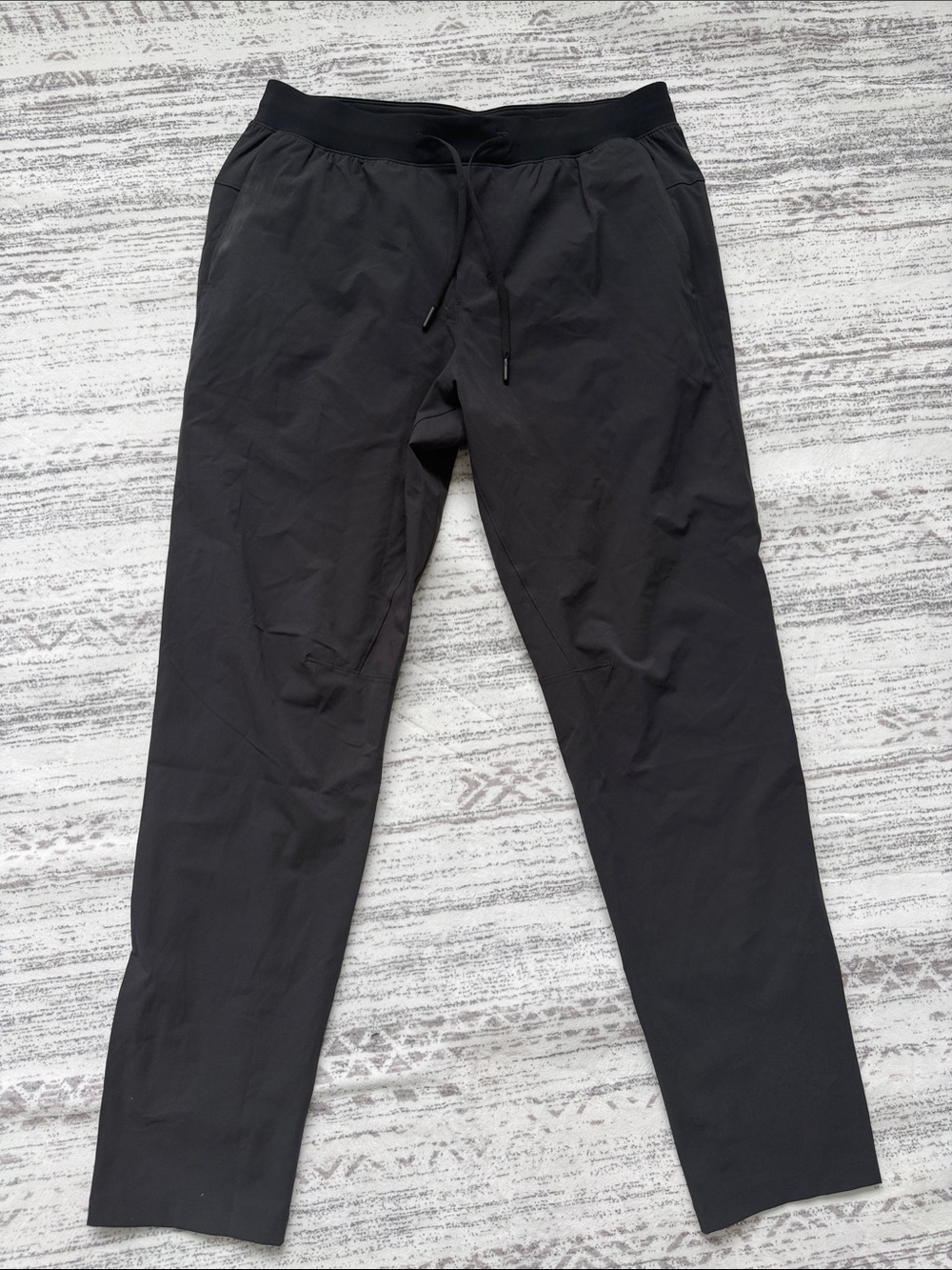 lululemon athletica Men's zeroed in slim fit pants